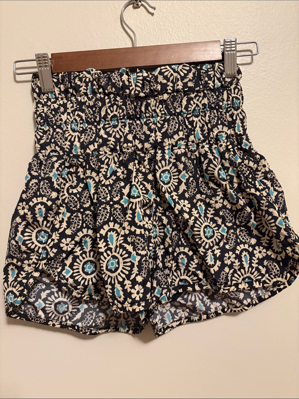 Women's Black Floral Smocked Waist Shorts - Blue Accent